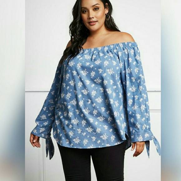 ➕ Floral Chambray Blouse - Picture 2 of 4